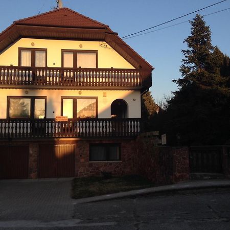 Ilona Panzio Hotel Балатонлеле Екстериор снимка