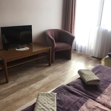 Ilona Panzio Hotel Балатонлеле Екстериор снимка