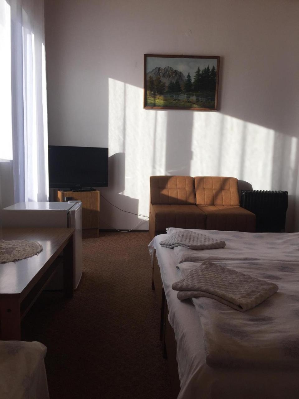 Ilona Panzio Hotel Балатонлеле Екстериор снимка