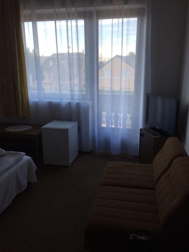 Ilona Panzio Hotel Балатонлеле Екстериор снимка